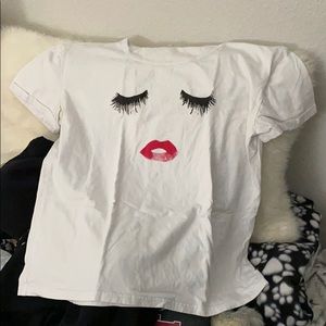 White lashes & lipstick t-shirt